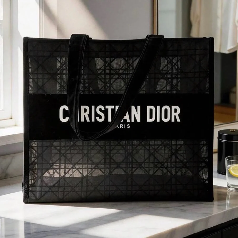 Dior Beauty makeup Tote - Picture 1 of 5